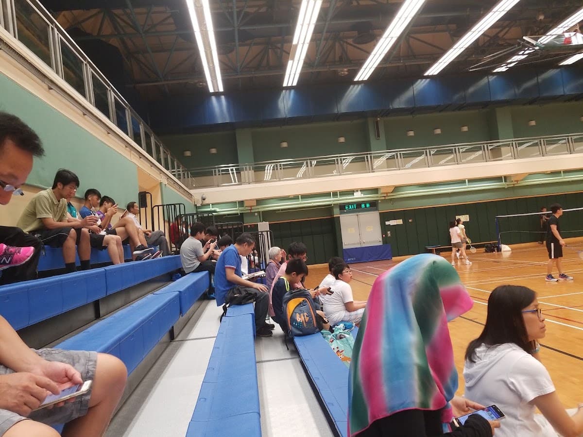 鳳琴街體育館停車場 實景照片 10