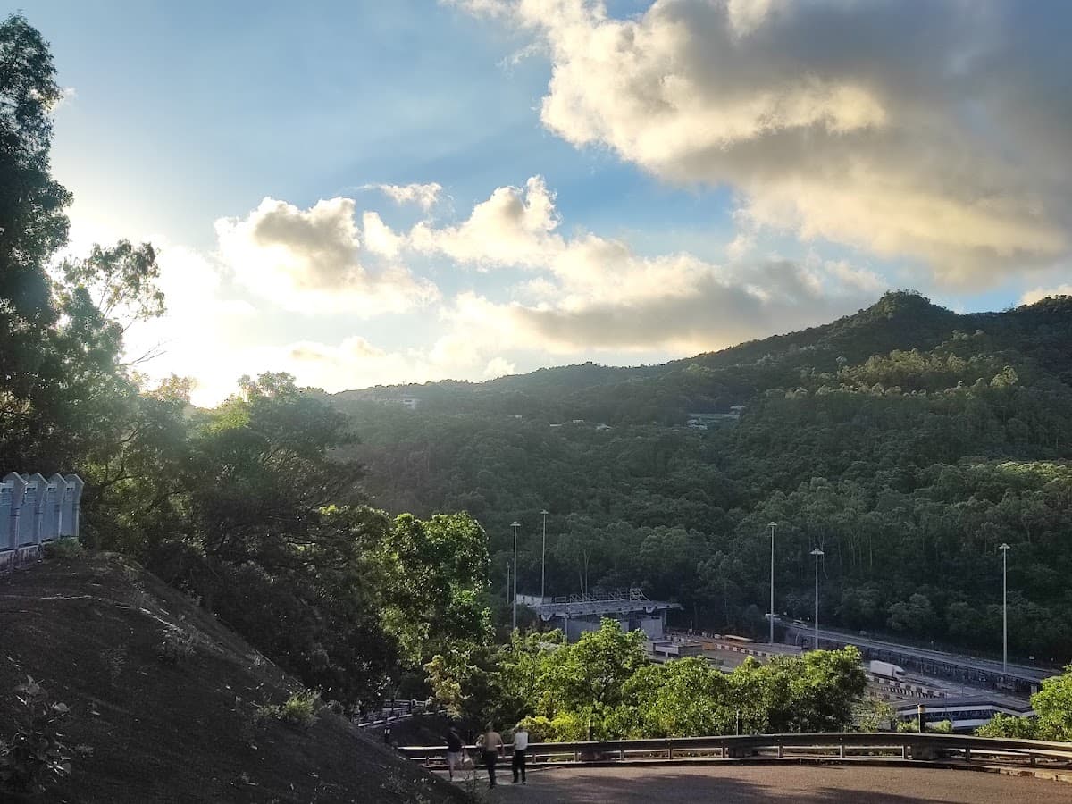 康華苑停車場 實景照片 1