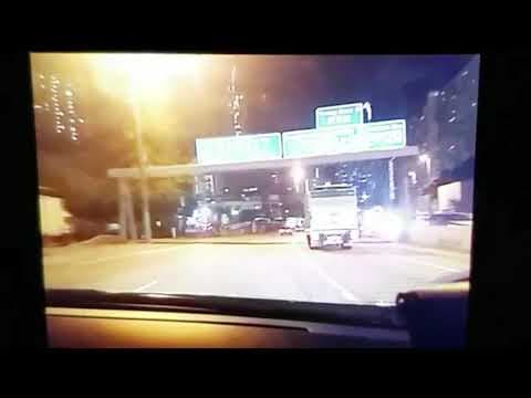 車CAM直擊 - 貨車臨上橋，雙白綫抽出來，比你嚇左一嚇！