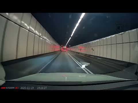 車CAM直擊 - 巴士爆軚 東隧往港島方向 