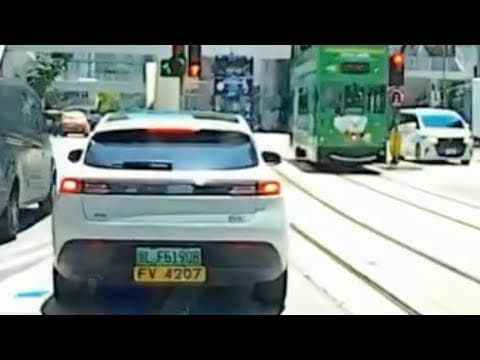 車CAM直擊 - 癡線FV牌💣 衝紅亂行閘叮叮