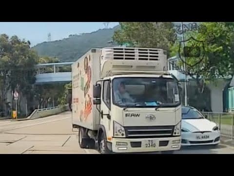 車CAM直擊 - 貨車一落橋就切線 Tesla 差啲被夾炒
