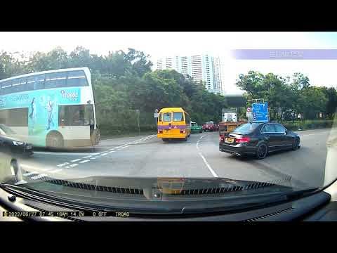 車CAM直擊 - (另一角度) 藍地交匯處 Benz撞電單車 交通意外