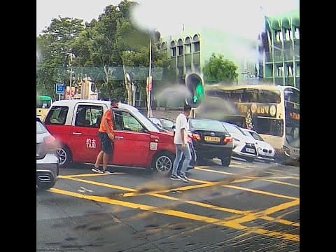 車CAM直擊 - 窩打老道 私家車衝燈被的士撞