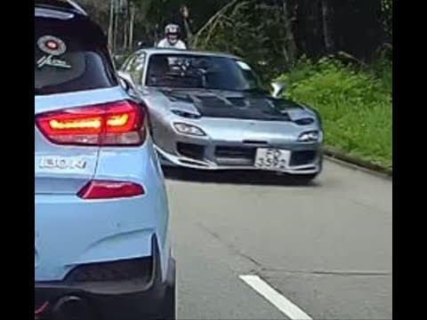 車CAM直擊 - 鹿頸韓燒 疑有車盲彎扒26頭 鄰線隨即串燒 事發前一刻
