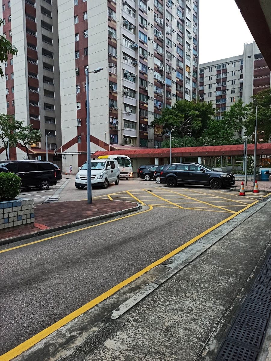 水邊圍邨停車場 實景照片 4