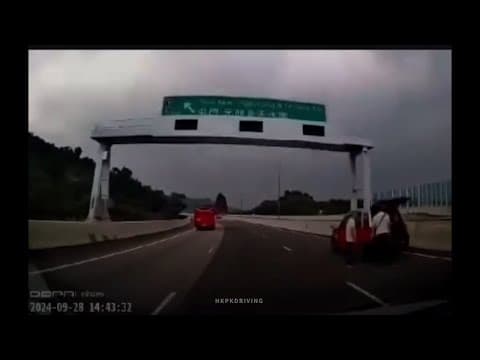 車CAM直擊 - 港深西部公路 紅綠的司機被撞前 曾於快線遠處疑似講數