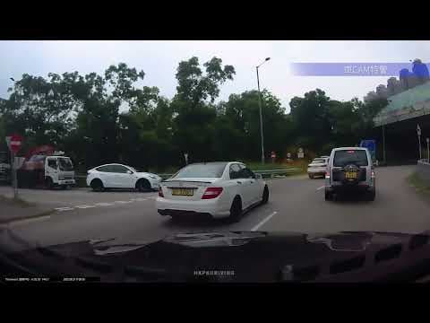 車CAM直擊 - 博愛迴旋處兩車相撞 兩邊都唔停各自離去