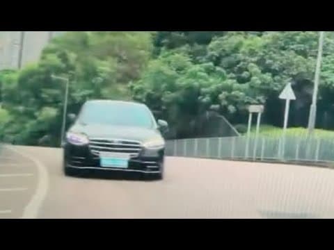 車CAM直擊 - 粵車南下靠右駛 嚇死人！