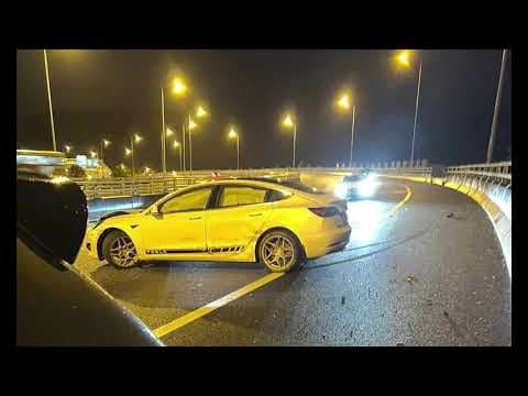車CAM直擊 - 康樂園橋 Tesla彎位失控自炒