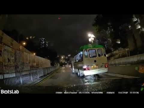 車CAM直擊 - 出個路口姐 小巴佬你唔駛咁型 😂