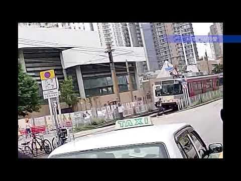 車CAM直擊 - 良景邨男人亂過馬路險被輕鐵撞