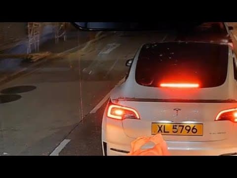 車CAM直擊 - Teslun XL5796 撞飛路人 (轉載)