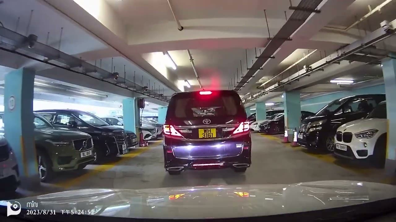 香港國際機場4號多層停車場 2/F新翼 直通T1抵港大堂 (L5層)