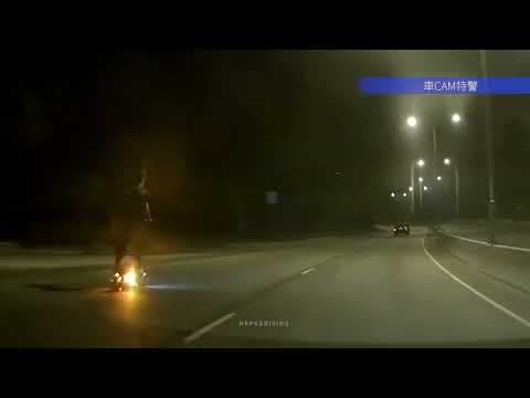 車CAM直擊 - 環保大道 兩部高速移動滑板車 大家駛經真係要小心佢地