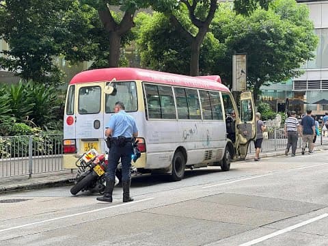 車CAM直擊 - 景福街 紅Van倒車撞跌鐵馬