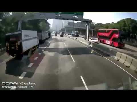車CAM直擊 - 元朗公路(往屯門方向)近博愛醫院交通意外，一串四
