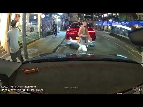 車CAM直擊 - 大埔東昌街多輛車輛被刀𠝹花車身