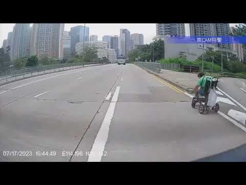 車CAM直擊 - 蒲崗村道 電動輪椅逆線行駛 #馬路炸彈