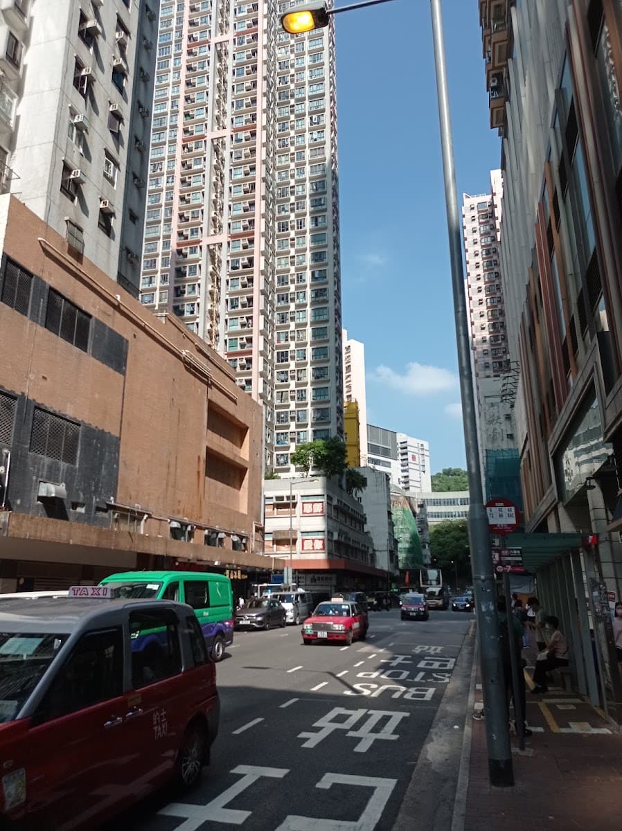 長沙灣喜盈商場 Hey Plaza 停車場 實景照片 3