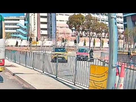 車CAM直擊 - 青山公路青山灣段 電單車與的士相撞 