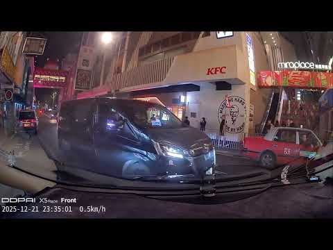 車CAM直擊 - 金巴利道呢個位啲PK的士塞住晒唔駛講，但你逆線就唔係老奉嘅！仲手指指口噏噏