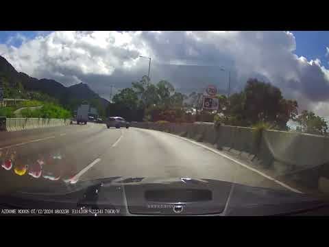 車CAM直擊 - 龍翔道觀塘方向 P牌 彎位失控自炒