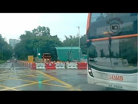 車CAM直擊 - 龍運巴士E42 VZ750 衝紅燈險撞車