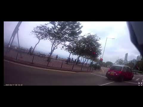 車CAM直擊 - 堅彌地城新海旁 的士撞波子