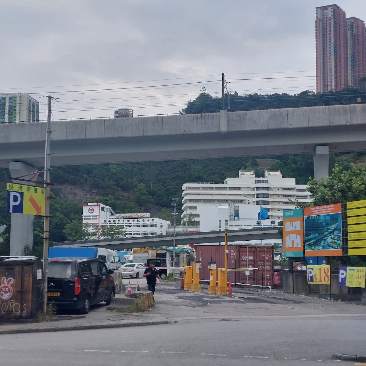 葵涌貨櫃碼頭路露天停車場 (悅海) 實景照片 1