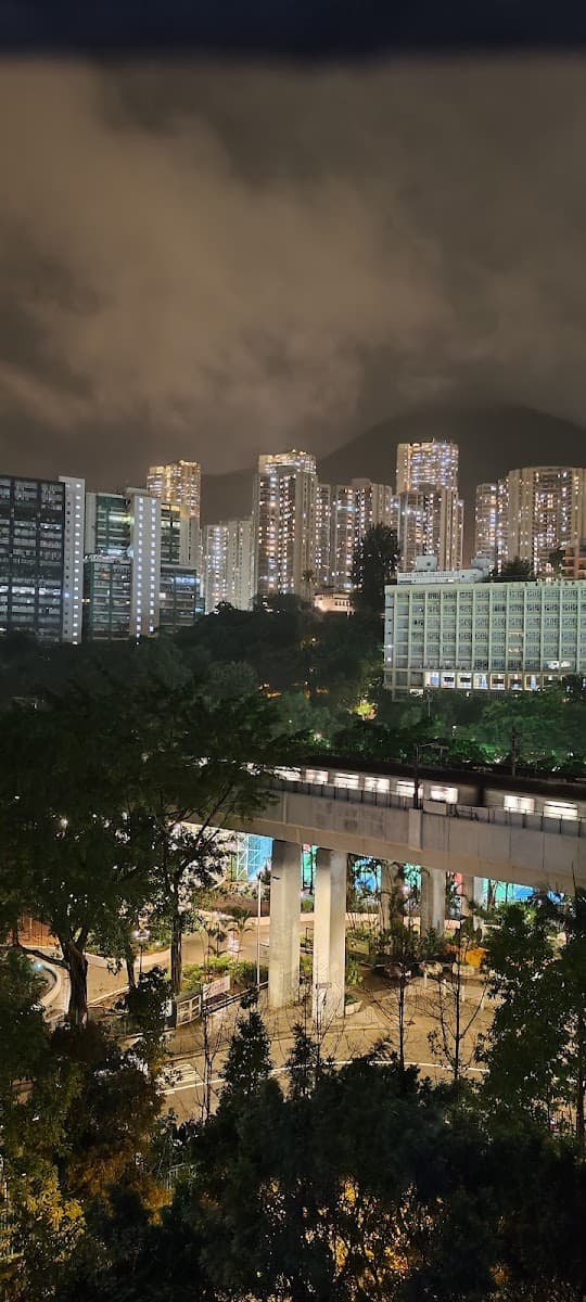 東區尤德夫人那打素醫院停車場 實景照片 5