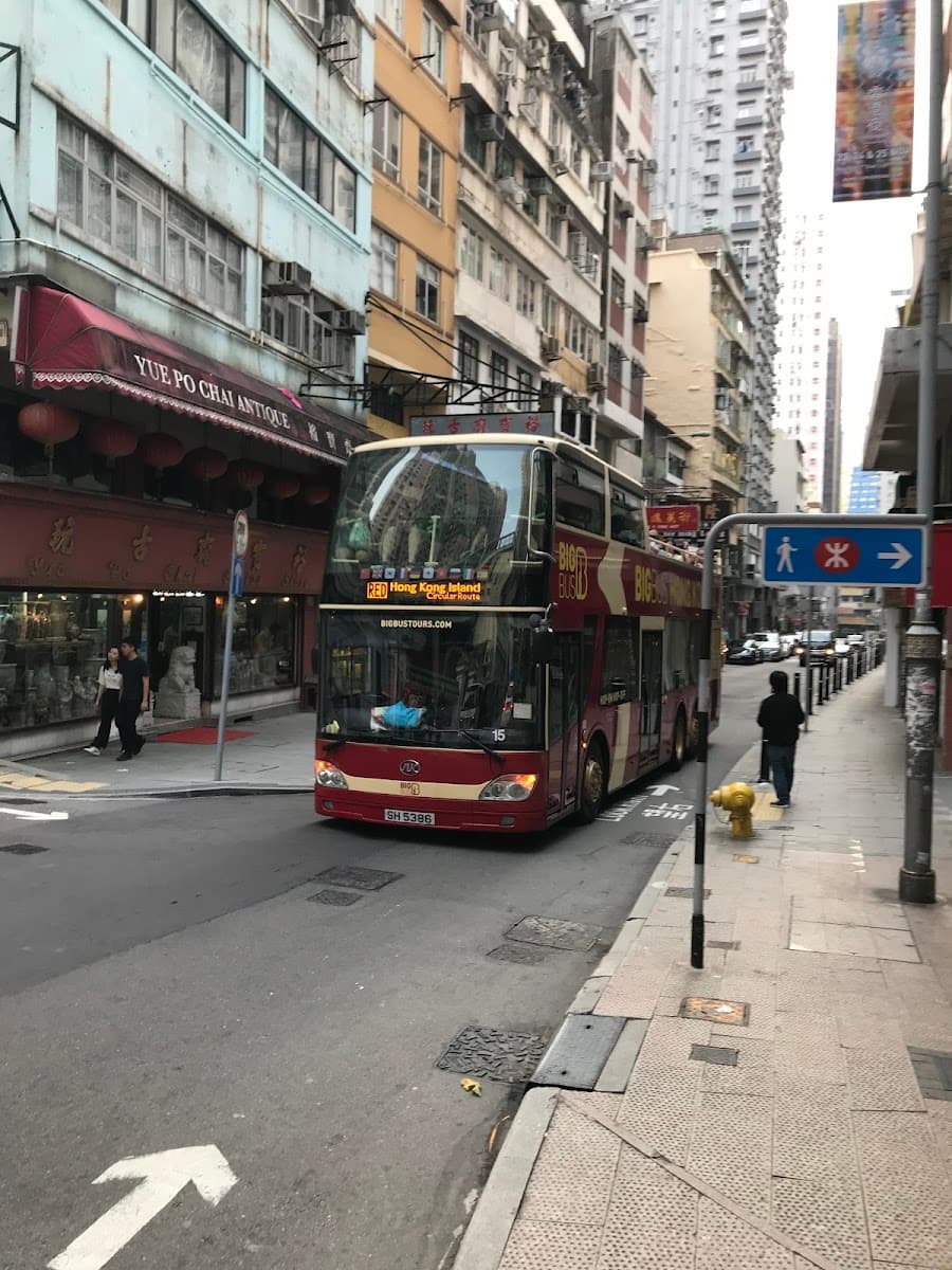 聚賢居 Centrestage 停車場 實景照片 10