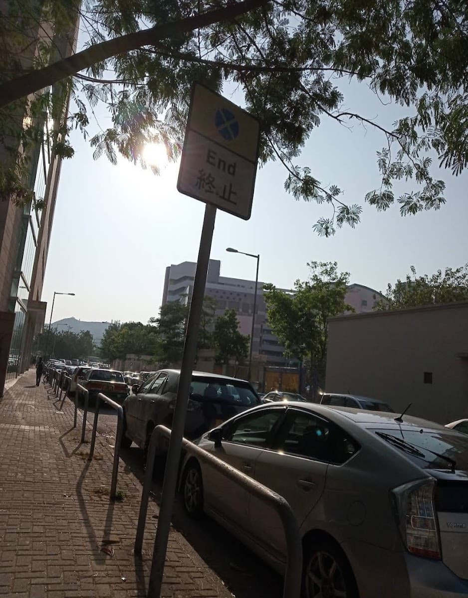 天水圍天業路露天停車場 (啟富) 實景照片 3