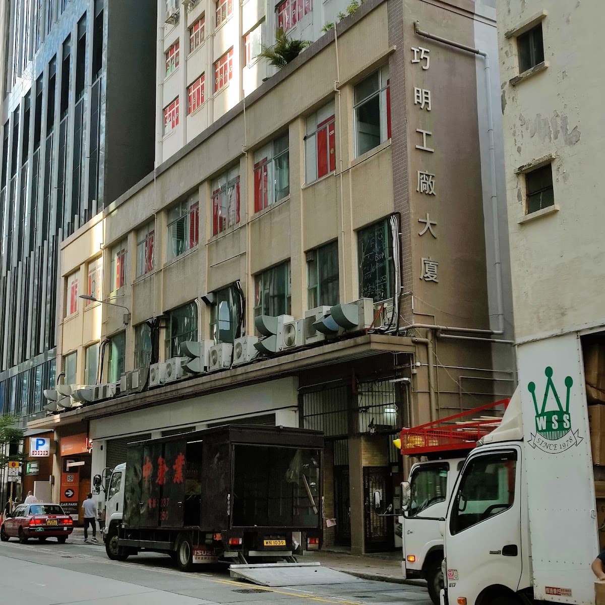 巧明工廠大廈停車場 實景照片 4