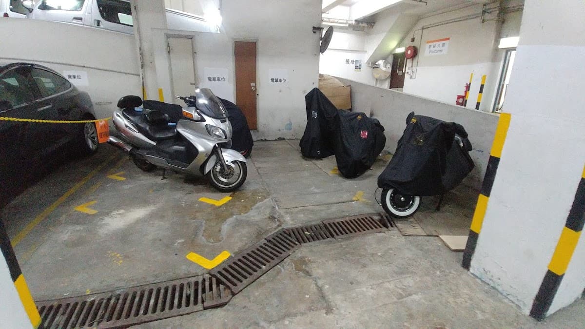 中華大廈停車場 實景照片 3