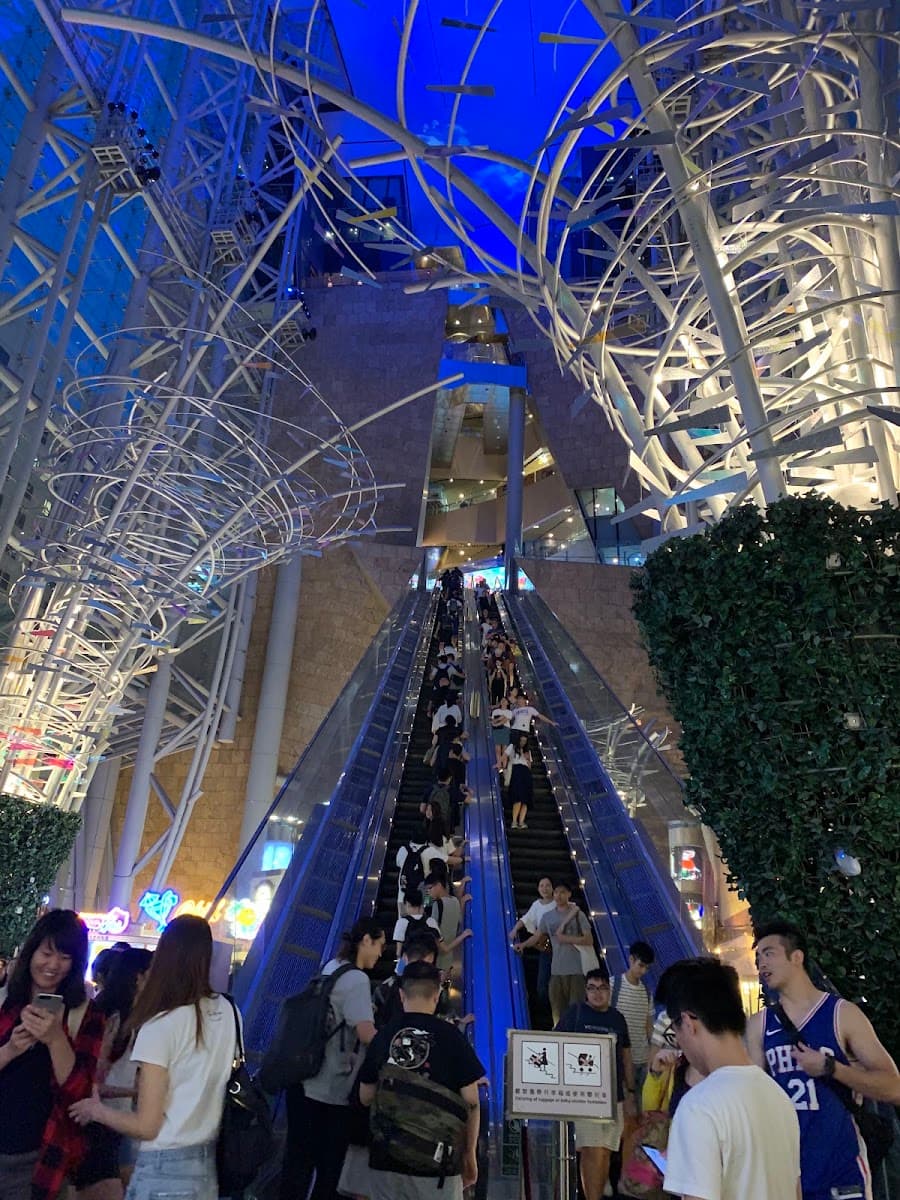 旺角朗豪坊 Langham Place 停車場 實景照片 1