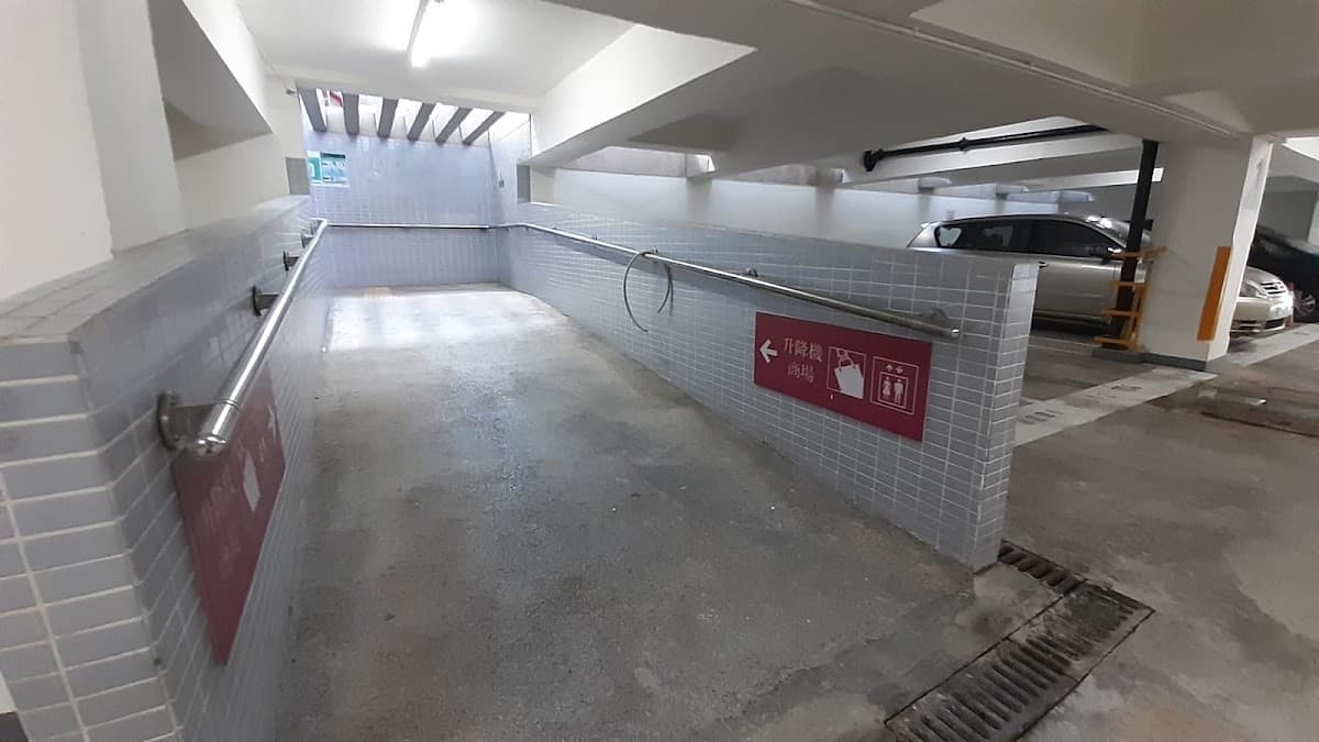 平田商場停車場 實景照片 10
