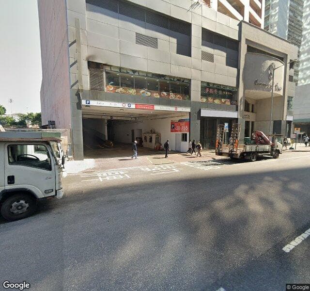 八號商業廣場停車場