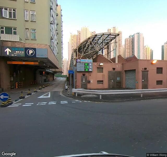 德福廣場 1 期停車場