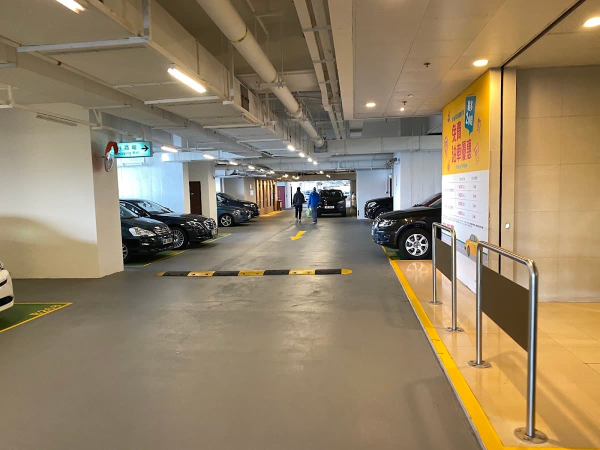小西灣藍灣廣場 Island Resort Mall 停車場 (藍灣半島) 實景照片 1