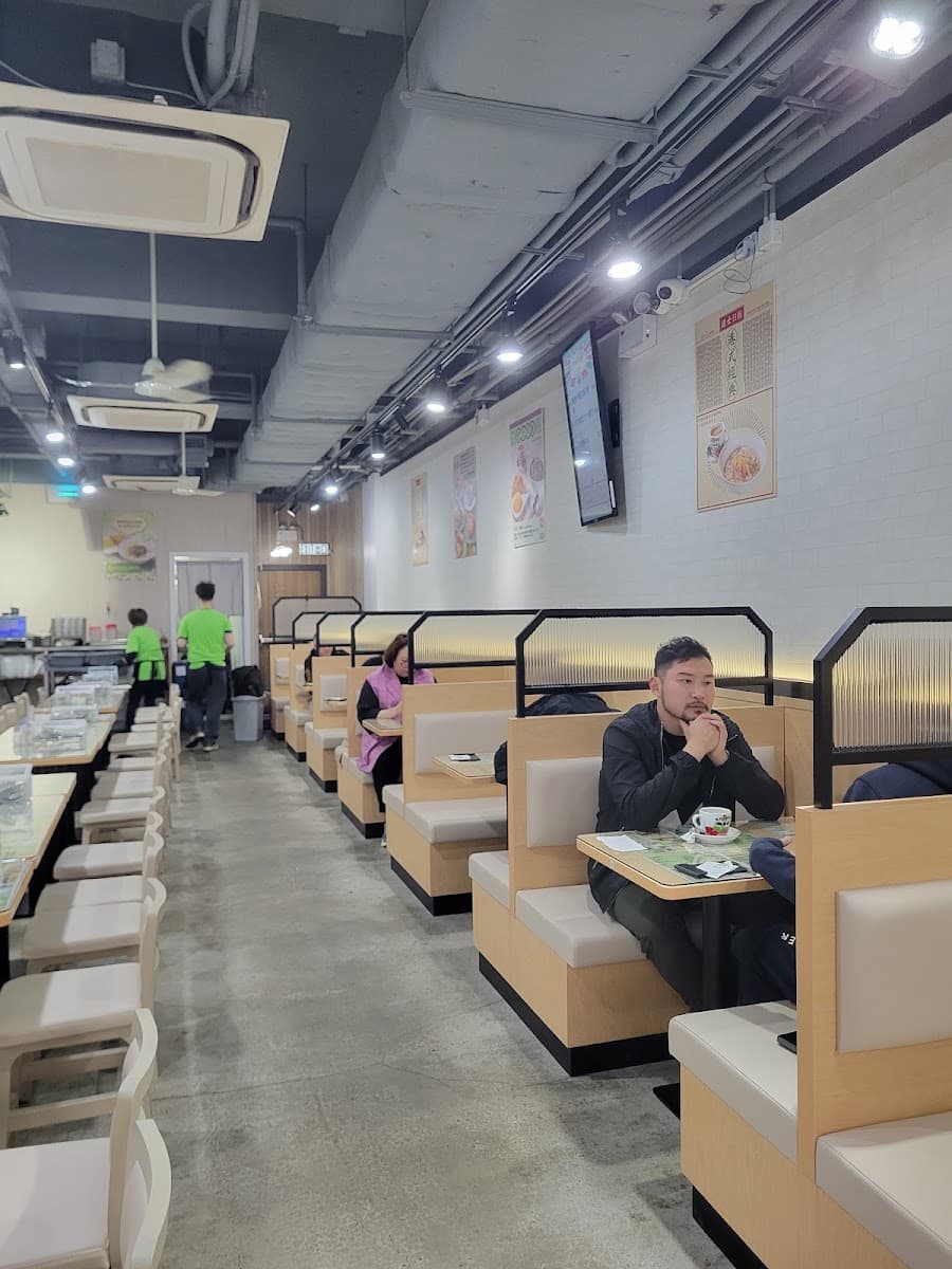 榮吉工業大廈停車場 實景照片 8