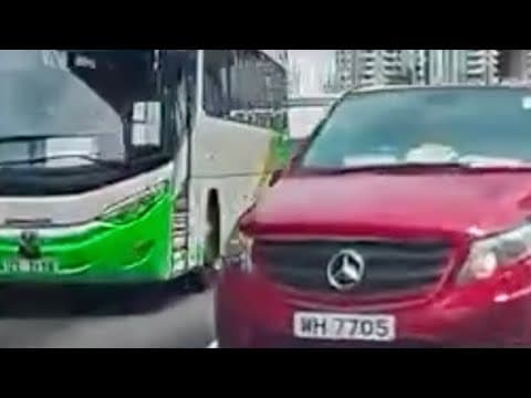 車CAM直擊 - 馬路炸彈排第二心急抽出去 造成三車相撞 WH7705
