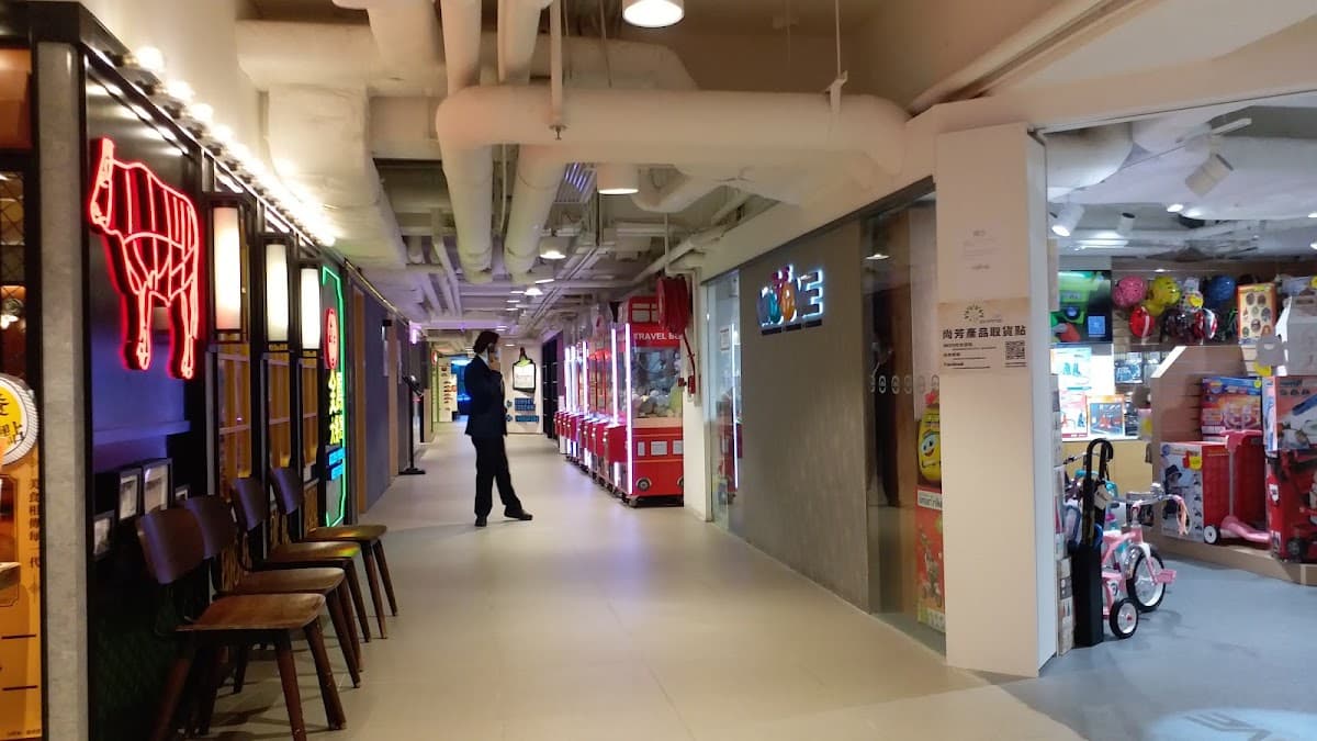 億利工業中心停車場 實景照片 8