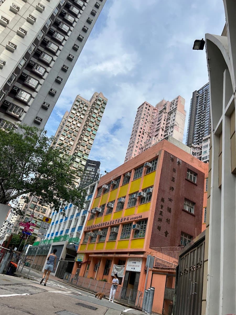 聚賢居 Centrestage 停車場 實景照片 6