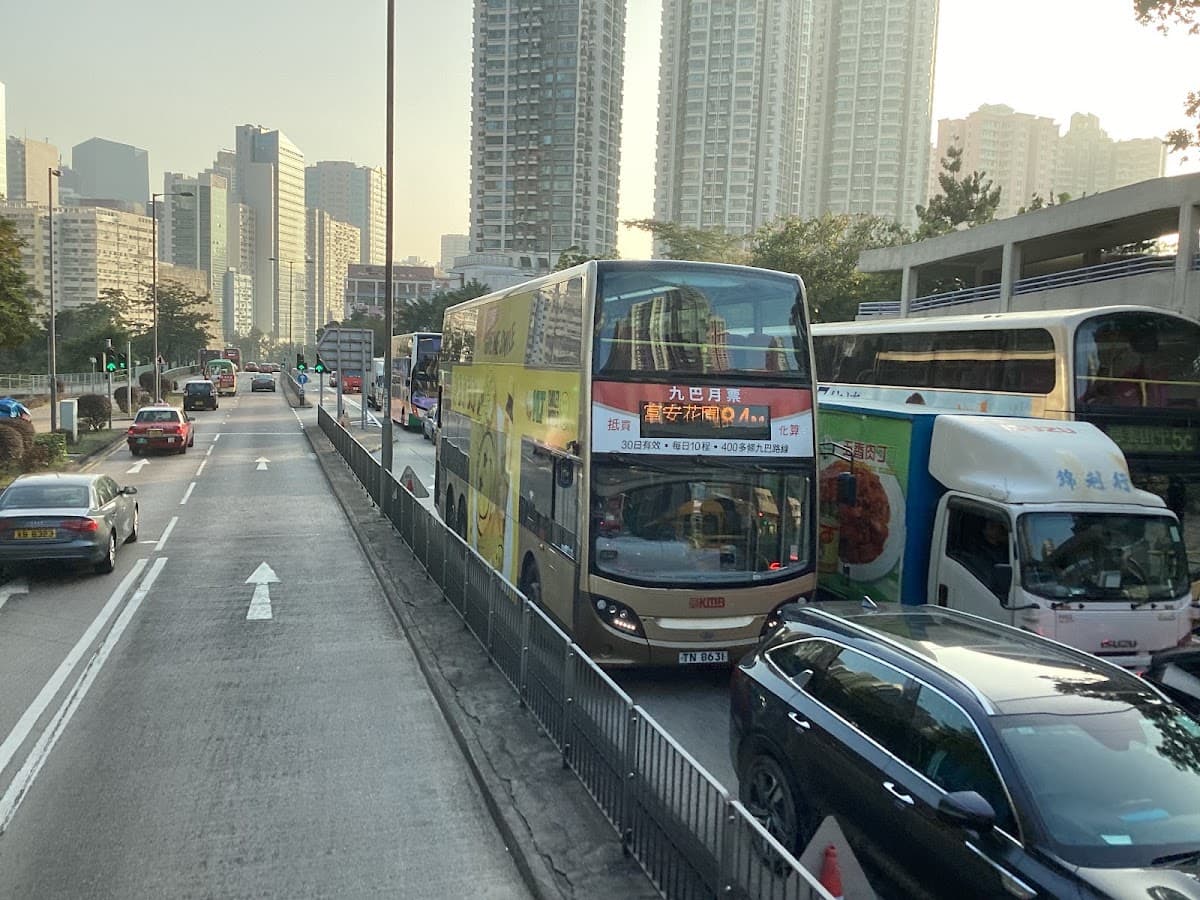 啟鑽苑停車場 實景照片 3