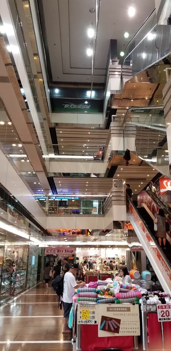 新蒲崗越秀廣場 Yue Xiu Plaza 停車場 實景照片 2