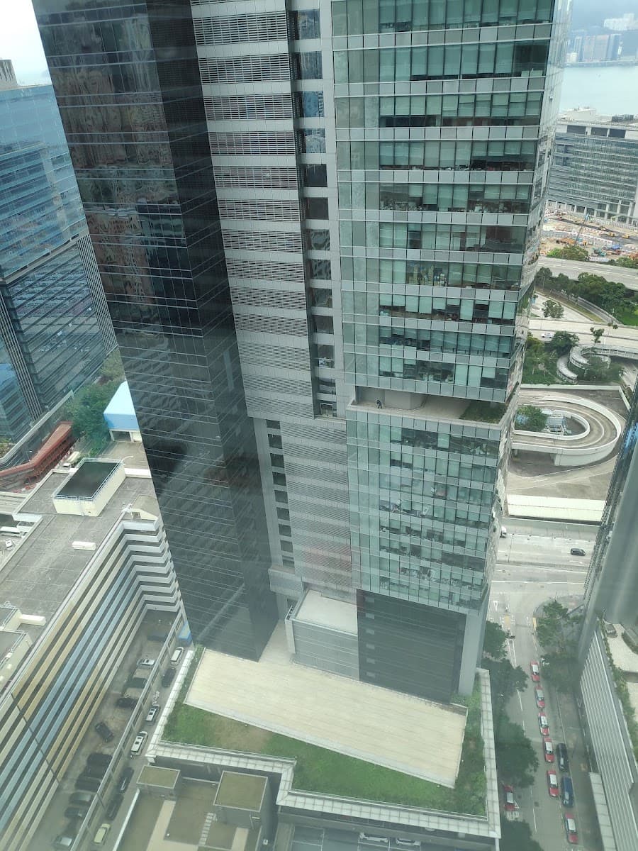 Manhattan Place 停車場 實景照片 8