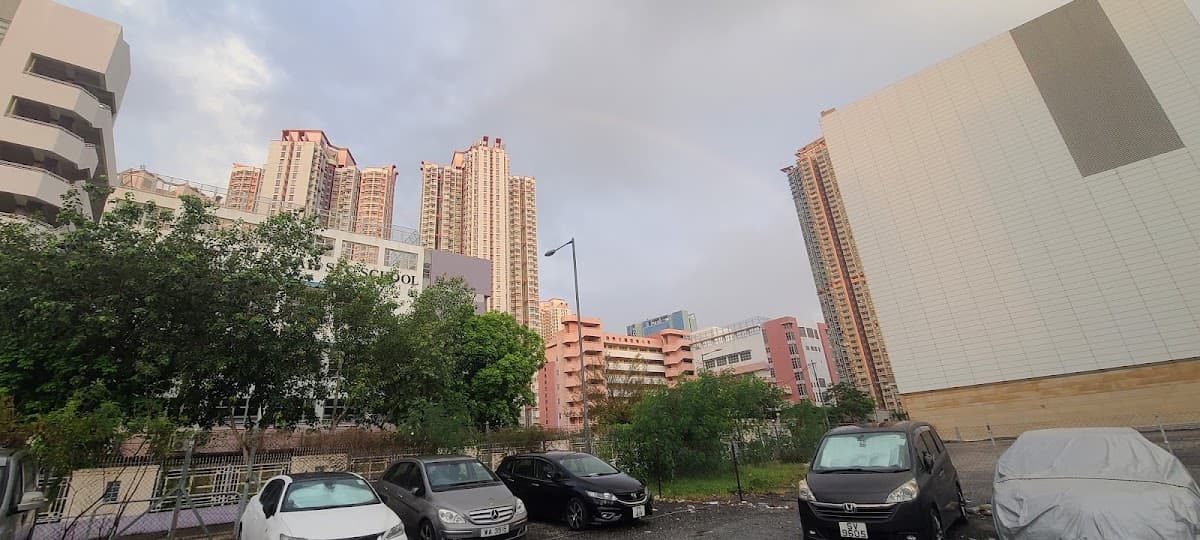 天水圍天業路露天停車場 (啟富) 實景照片 1